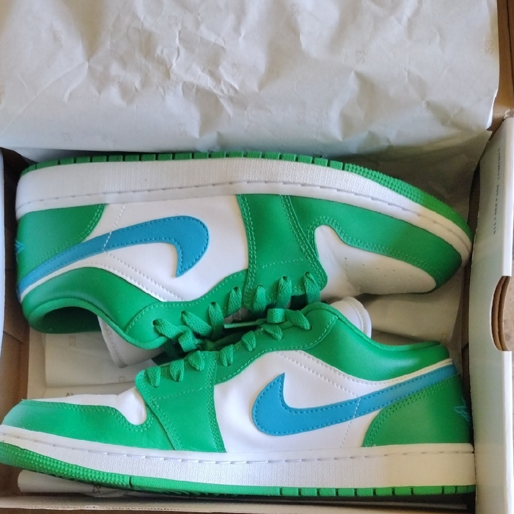 Womens Air Jordan 1 Low- Lucky Green/Aquatones white, W 11